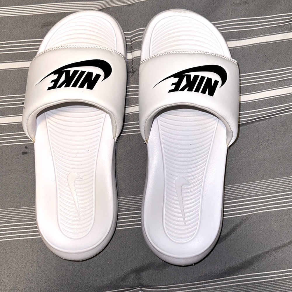 Nike Victori One Slides